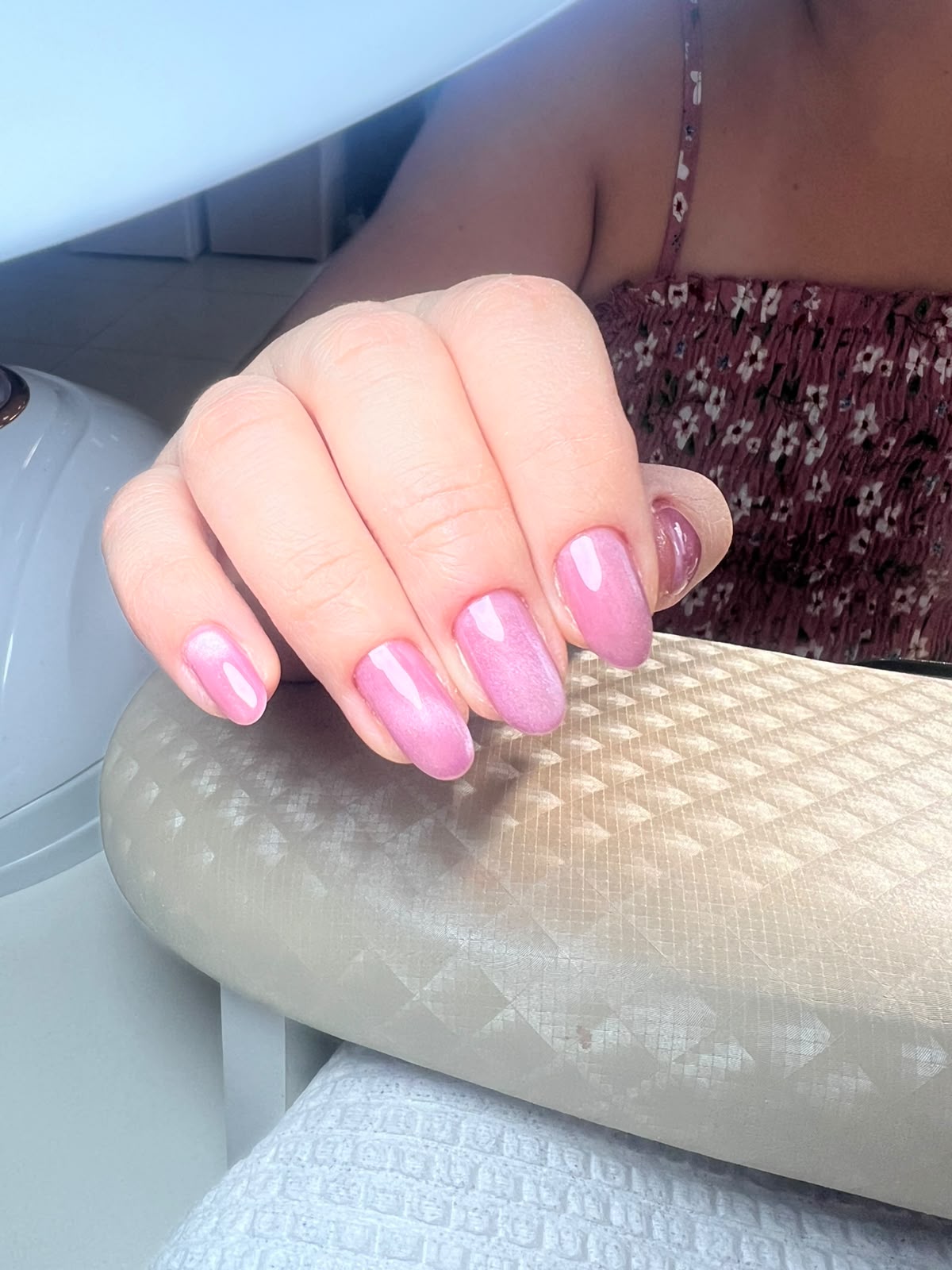 Nail art francesinha com fio dourado