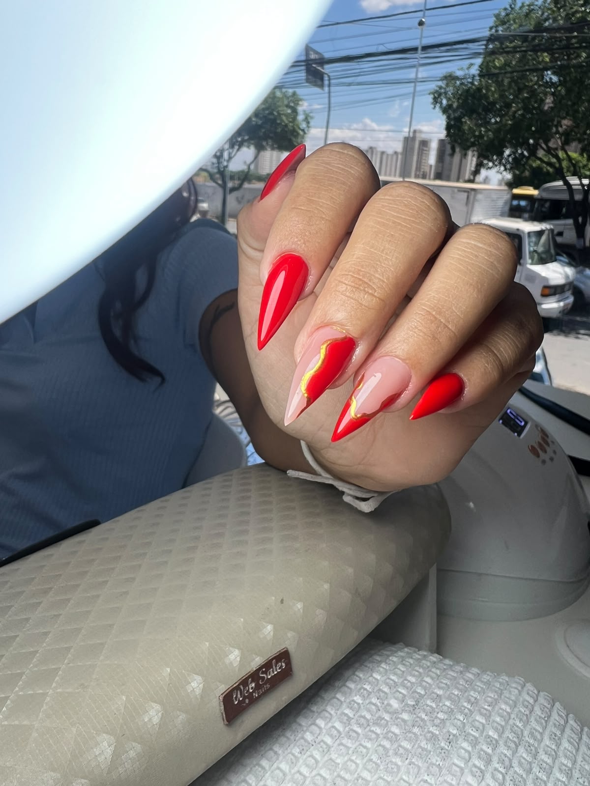 Esmaltação nude pêssego natural